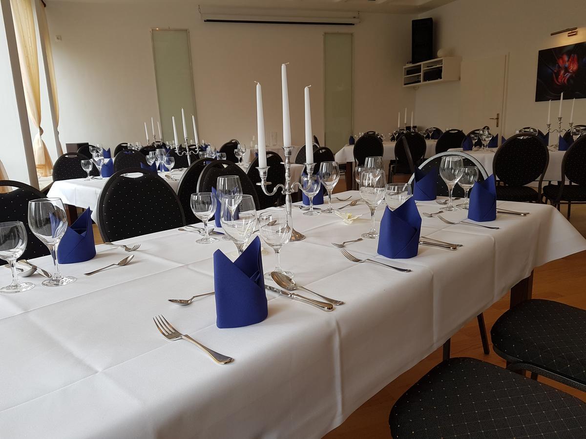 Bennetts Restaurant Und Hotel Wittingen Eksteriør billede